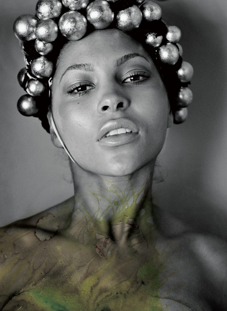 Delphine Diallo, The Gift, 2012