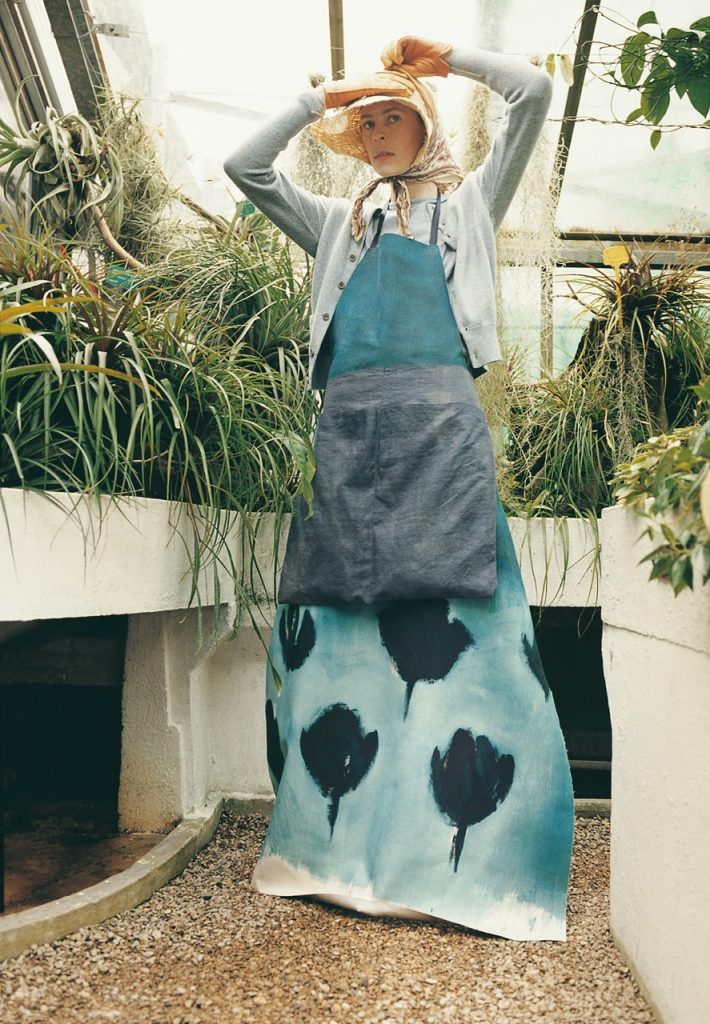 Apron by Margaret Häusler, styling by Jessica Hayes, Jardin des serres d'Auteuil, Paris