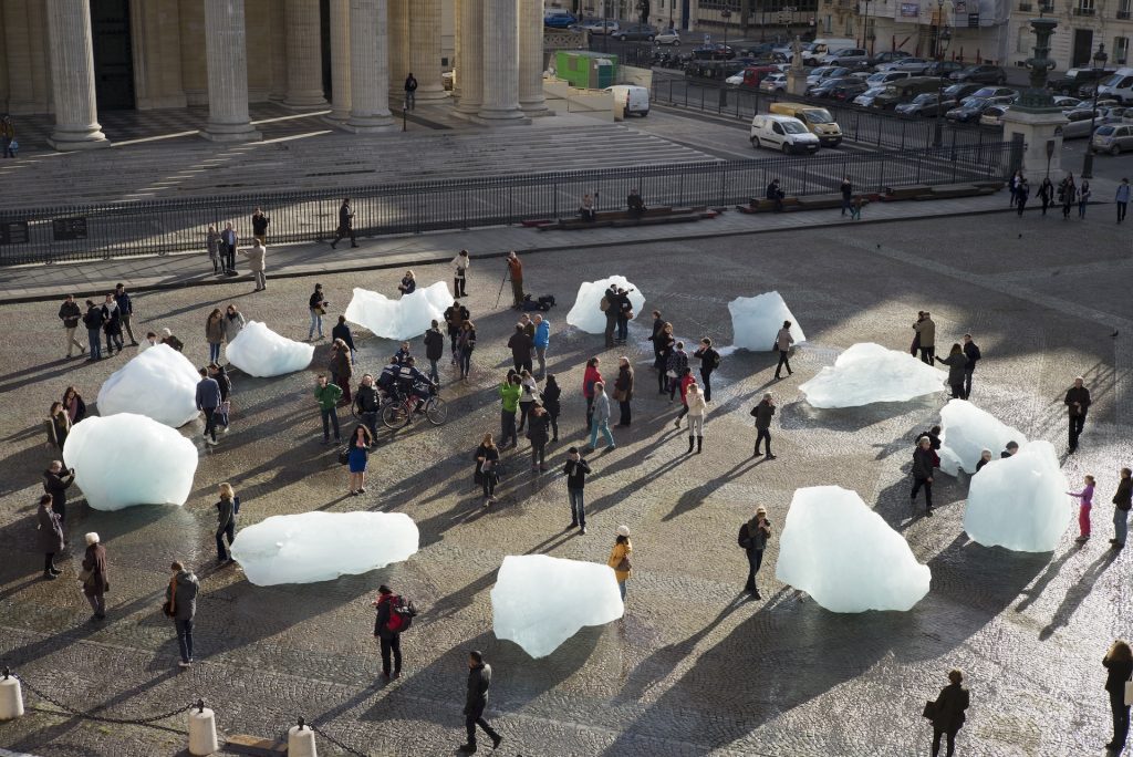{{Ice Watch}}, Place du Panthéon, Parijs. Project from Olafur Eliasson and Minik Rosing during the climate conference COP21 in 2015