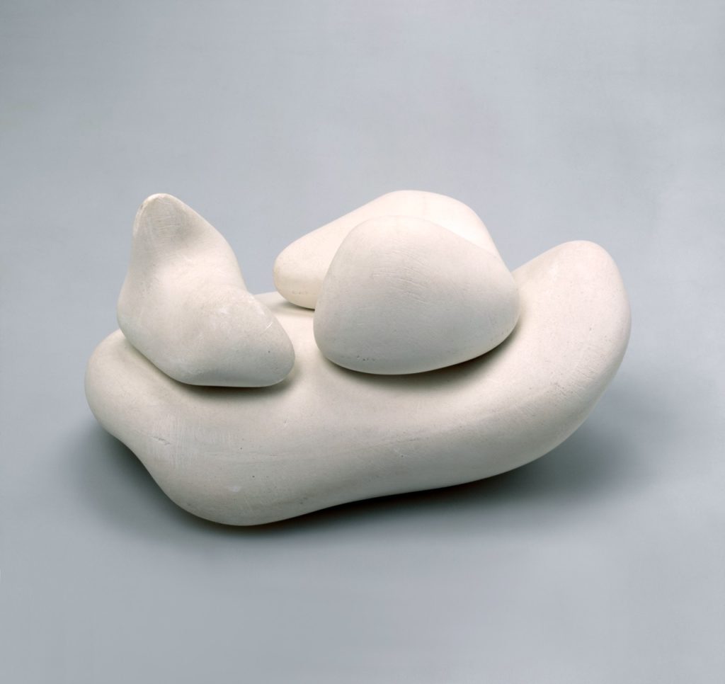 Hans Arp, {{Sculptuur om in het bos te verliezen}} (1932) | Kröller-Müller Museum / copyright Pictoright
