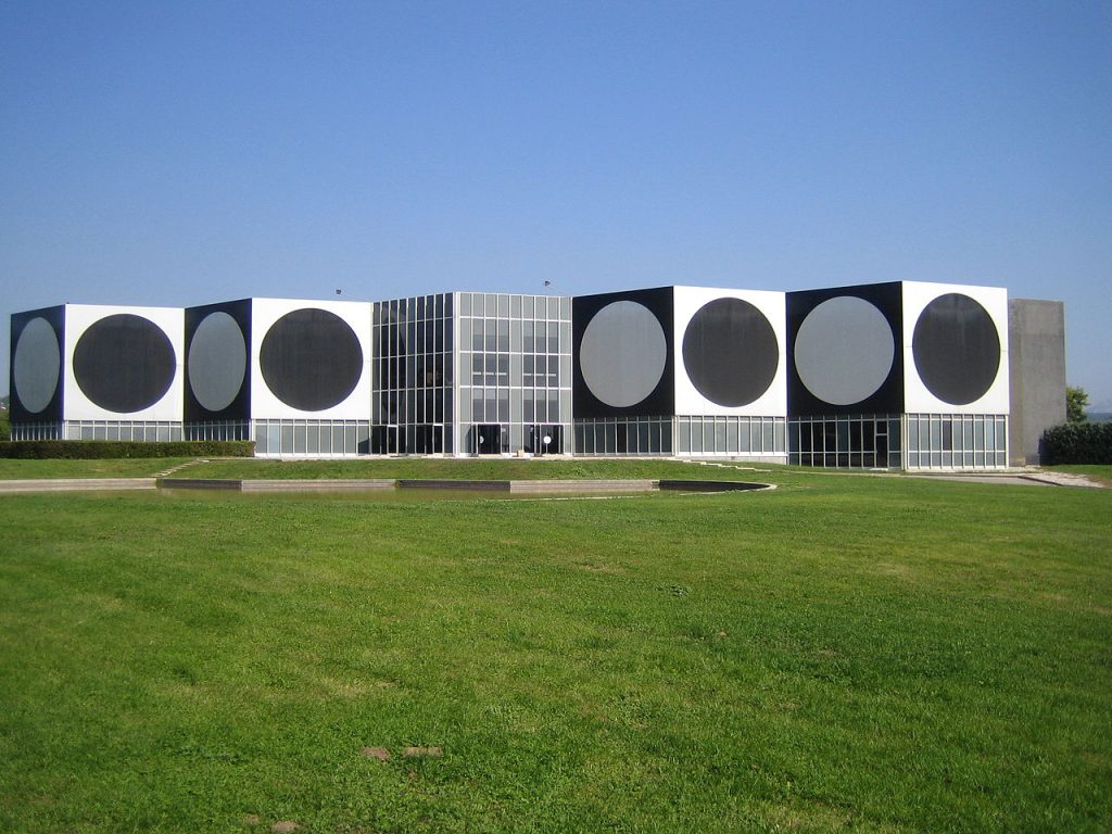 Fondation-Vasarely-Aix-en-Provence-See-All-This-Art-Magazine.jpeg