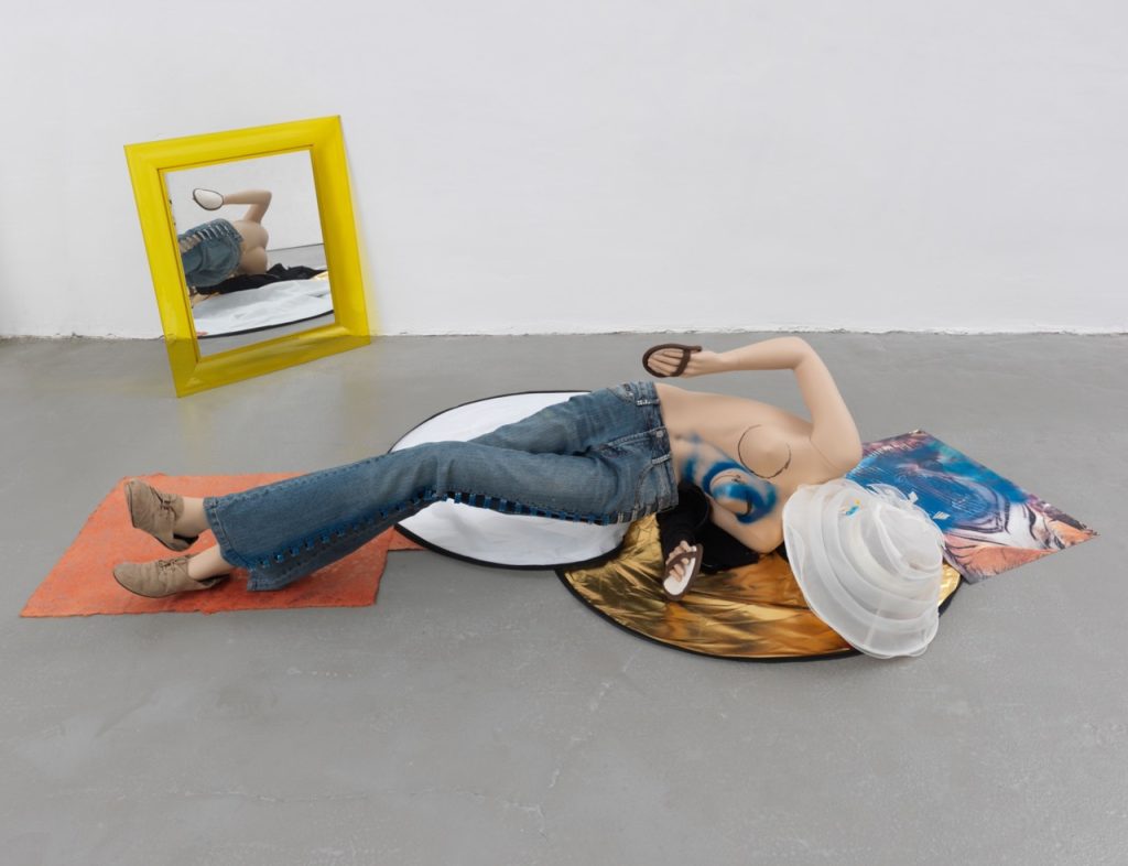 Isa Genzken, {{Schauspieler}}, 2013 | Collectie Syl, Genese © photo courtesy the artist and Galerie Buchholz, Keulen/Berlijn/New York