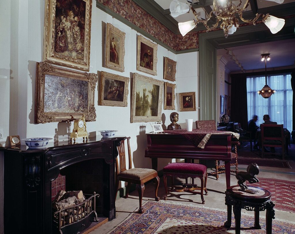 Interieur van Josephina van Baars museum in Utrecht, 1976