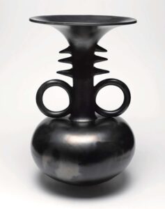 Magdalene Odundo, Untitled #7 (1994)