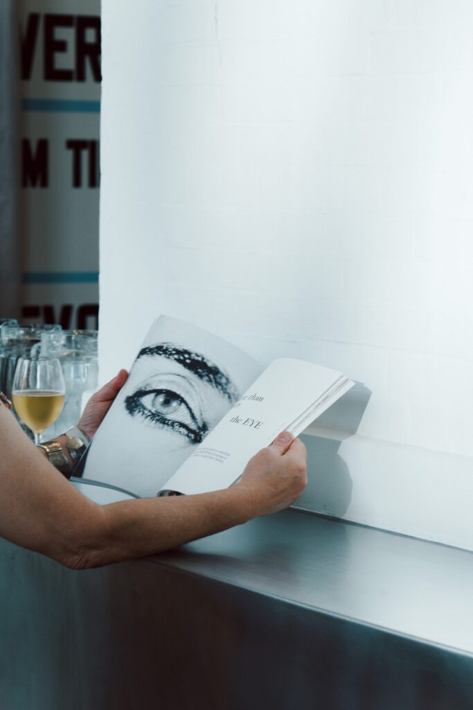 Spread uit See All this no.42, met werk van Shirin Neshat