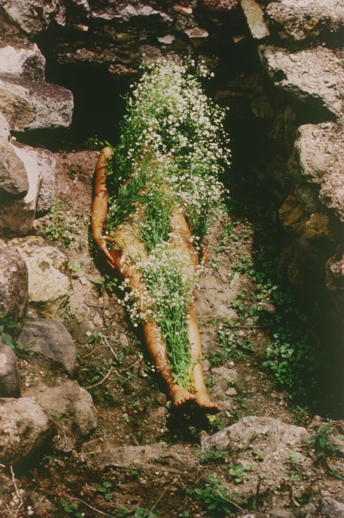 Ana Mendieta, Imágen de Yágul 1973. © The Estate of Ana Mendieta Collection, LLC. Licensed by Artist Rights Society (ARS), New York. DACS 2026. Courtesy Marian Goodman Gallery and Alison Jacques, Londo