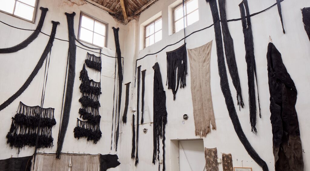 Studio view, Ana Lupas, Prapori 1961–1964 (Funeral Flags) © Photo : Carlo Favero
