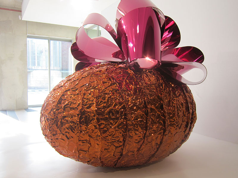  Baroque Egg with Bow